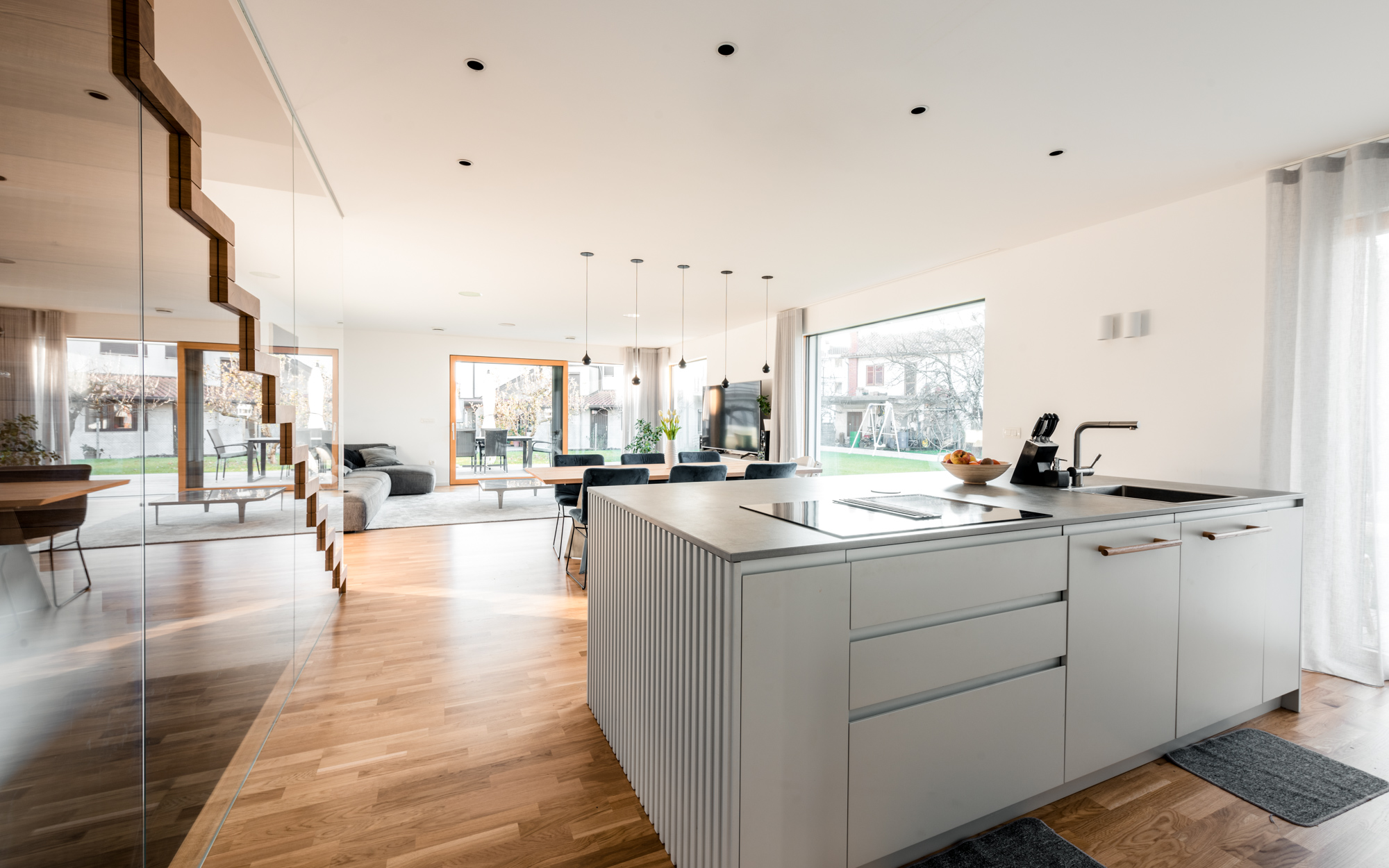 Med željami, potrebami in kakovostjo bivanja: kako izbrati pravo velikost hiše?